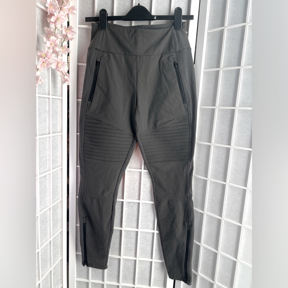 Athleta headlands moto tight bottoms